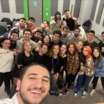 Çiçek Dilligil Instagram - Böyle şahane öğrencilerimle , nefis bir ders yaptınız mı 6 günde iyileşemediğiniz kadar 6 saatte iyileşirsiniz. Yaşadım, gördüm. Ne güzel bir ders oldu ama , teşekkür ederim genç meslektaşlarım benim 🧿 @nishsahnesanatlari ♥️