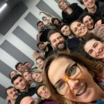 Çiçek Dilligil Instagram - Evet, evet tam 23 parça izledik. Dünya Tiy. Antik Yunan’dan günümüze damga vurmuş 23 yazarın 23 oyunundan 23 parça. Finale de bu yakışırdı @nishsahnesanatlari 🧿👏 Sıkı çalıştığımız, verimli bir ilk yarıyı tamamladık genç meslektaşlarım ile 🙏 Bugün bizi yalnız bırakmayıp alkışları, varlıkları ve şahane enerjileri ile yanımızda olan hocalarımız @senay.sacbuker , @nedimsaban , @feyzaozgn , @emre.ozerden teşekkür ederiz 😍 Hadi 1 ay dinlenin, sonra etler de kemikler de bende 😎😀