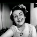 Çiçek Dilligil Instagram – İlk foto özlem, hüzün.. Bugün gittin hem de 2 ye katlanmış özlem.. 
2.foto özlem ve büyük şükür.. O kadar uzaklardasın ve o kadar canımsın ki, en büyük mutluluğumsun, sadece bugün değil her gün..
İçimde ise büyük umut..
Karmakarışığım..