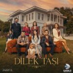 Çiçek Dilligil Instagram - Mevsimler değişir, hayatlar değişir fakat hatıralar hep kalıcıdır… 7 Eylül’de @kanald de @dilektasitvdizisi @pastelfilmtv @efeirvul @ltndnmz @hakangencann1903 @pervindurmazz
