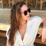 Özge Borak Instagram – Hadi bakalım yaz gibi güzel bir kış olsun. Yok,  yok daha dönmedim. Az kaldığı için alıştırma yapıyorum.❣️ 📷 @dryhkn 😘