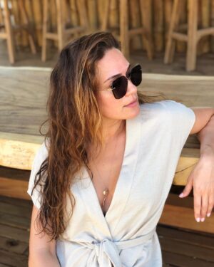 Özge Borak Instagram - Hadi bakalım yaz gibi güzel bir kış olsun. Yok,  yok daha dönmedim. Az kaldığı için alıştırma yapıyorum.❣️ 📷 @dryhkn 😘