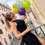 Özge Borak Instagram – 🎈🥂💋