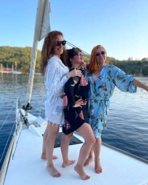 Özge Borak Instagram - Bu kadınlar tamamdır dostum. Seviyorum sizi 💗💋 #sisters