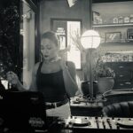 Özge Borak Instagram – Sevdim bu işi 🖤💻🎧🎚️🪩 #dj #celticirishpubistanbul