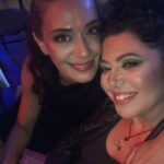 Özge Borak Instagram - Bazıları kardeş olur zamanla. Ne şans. İyi ki doğdun Özge’m. Çok yaşa geze toza..🎂❤️🥰😘🎉🎈