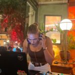 Özge Borak Instagram – Sevdim bu işi 🖤💻🎧🎚️🪩 #dj #celticirishpubistanbul