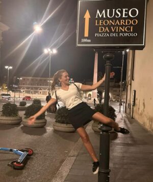 Özge Borak Instagram - 🤸🏽‍♀️🛴