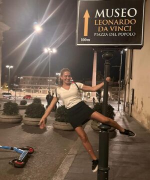 Özge Borak Instagram - 🤸🏽‍♀️🛴