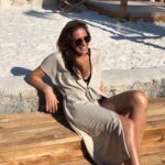 Özge Borak Instagram – Hadi bakalım yaz gibi güzel bir kış olsun. Yok,  yok daha dönmedim. Az kaldığı için alıştırma yapıyorum.❣️ 📷 @dryhkn 😘