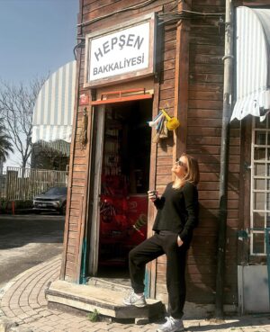 Özge Özberk Instagram - İtörnıl şanşayn of dili geçmiş  tayms ☀️ 
 #Hepşen #set #ghbg