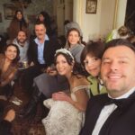 Özge Özberk Instagram – Geldik bir maceranın daha sonuna.. 🥺
Güzeldik, iyiydik de işte.. bazen öyle.. Emeği geçen herkese sonsuz ❤️❤️❤️ @pastelfilmtv @efeirvul ❤️ başta olmak üzere @perihansavass ❤️ @hazalsubasii ❤️ @bademcisalih ❤️ @cicekdilligil ❤️ @mselifdogan ❤️ @merveengin ❤️ yaşasın kızlar iyikimmmsiniiiz 😂❤️❤️
Salih arada kaynadın ama olsun 😘😘 @kursatdem1r @teoman.kumbaracibasi seni de unutmadık son düzlükte 🥂🥂 

#DilekTaşı bu akşam #Final @kanald ❤️
