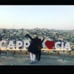 Özge Özberk Instagram - Çünkü Aralık’ta aşk başkadır.. 🪅 #Leo🤍 #Love🤍 #December 🤩 #Kapadokya 🍀 #Capadocia 🌟 #bucketlist ☑️