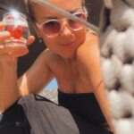 Özge Özberk Instagram - Kasım’ın son pazarı, yedik koca sonbaharı. 🤎🍁🐿 #İyipazarlar tbt’si 🧸 #goodvibesonly🌈