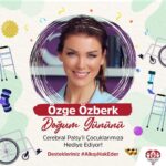 Özge Özberk Instagram - Herkese Merhaba 🌸 Bu yıl yeni yaşımı kutlarken (13 Ağustos) dileklerim hayallere dokunsun istedim. Bu yüzden doğum günümü, 50. yılını kutlayan Türkiye Spastik Çocuklar Vakfı ile paylaşıyorum. Hadi hep birlikte Cerebral Palsy’li çocuklarımızın hayallerini gerçekleştirmesine destek olalım, geleceklerine ışık tutalım. Bağış linkimi bio’mda bulabilirsiniz. Detaylı bilgi için @cerebralpalsytr sayfasını ziyaret edebilirsiniz. Destekleriniz #alkışıhakeder Sevgiler 🌸