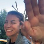 Özge Özberk Instagram - Boyumu geçti ya, artık ne foto çektiriyo ne de gösteriyo kendini. Ne bu havalar anlamadım 🥰 Ahh bi 2 metre olaydım daha çok koyardım fotonu ama işte.. #Leo 🧿 #Love ❤️ #Almostergen 🥰 #HelloJune 🌺