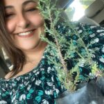 Özlem Tokaslan Instagram - Gaziemir Orman Bölge Müdürlüğü’nün hediye ettiği iki bebek servi, en güzel yere dikilecekler. Umut ve sevgiyi çoğaltmaya devam edeceğiz. Servi gibi kalplerin bir olduğu iyi bayramlar dilerim🌹♥️