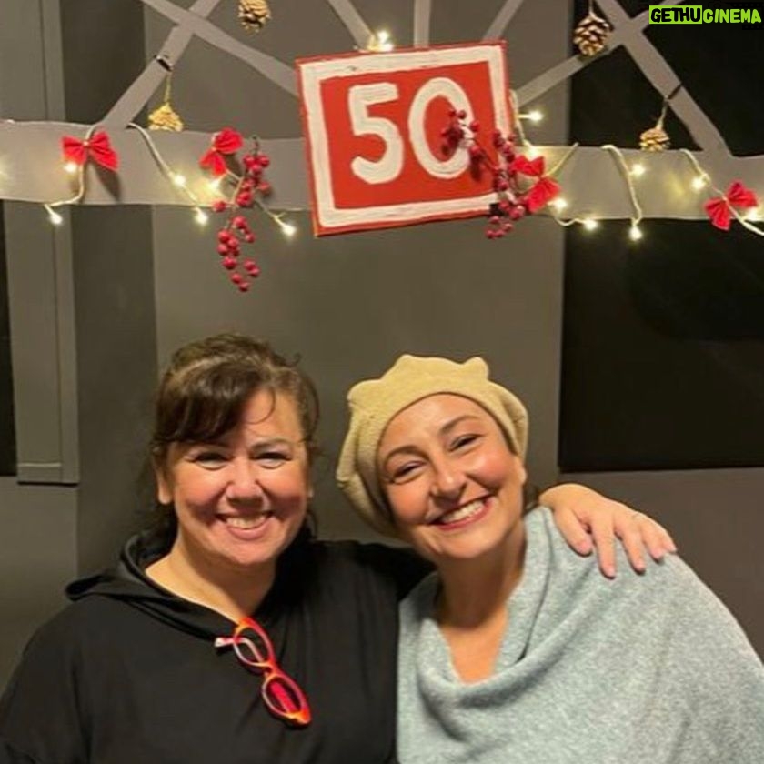 Özlem Tokaslan Instagram - Mutlaka izlenilmesi gereken harika bir oyun “Ders” @kumbaraci50 👏👏👏 Canım @candansedabalaban ın yönettiği etkileyici bir oyun seyrettik canım @sserkanaltintas ile. Kaçırılmaması gereken heyecan verici bir oyun.Benden söylemesi.