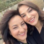 Özlem Tokaslan Instagram - Yeni bir hikayenin parçası, bu güzel hanımefendinin de teyzesi olarak “merhaba”ve duyduk duymadık demeyin diyorum efendim. Her perşembe @atvturkiye ekranlarında @aldatmakdizi ‘de buluşmak üzere. @asenagirisken ile ilk sete çıkış anımızı ölümsüzleştirdik♥️🌹Hayırlı, uğurlu olsun🍀 @timsandb #aldatmakdizi #atv