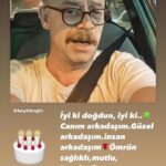 Özlem Tokaslan Instagram - Doğum gününde paylaştık görememiş.Sonsuzluğa bir paylaşım daha yapıyorum arkadaşım🥳🤣🙃💐hahahahaaaa Gayet görülür oldu🤣🤣🤣