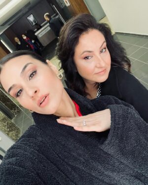 Özlem Tokaslan Instagram - Seviyorum.Maşallah…🥰😍♥️
#yeşim&ilknur #teyze&yeğen #canım #aldatmak 
@aldatmakdizi