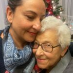 Özlem Tokaslan Instagram - Dünya bir yana, annem bir yana..♥️