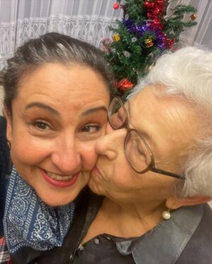 Özlem Tokaslan Instagram - Dünya bir yana, annem bir yana..♥️