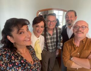 Özlem Tokaslan Instagram - @kusursuzkiraci  yayına 1 gün kala..♥️🌹🦋🍀 @bennu_yldrmlar @beytiengin @hsahinturk @icontalentofficial