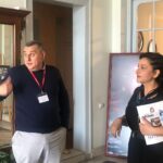 Özlem Tokaslan Instagram - Tiyatro sanatçısı ve oyuncu Özlem Tokaslan İTK Uşakizade Köşkü'nü ziyaret etti. Ziyareti sırasında İTK konukseverliği ile ağırlanan ünlü sanatçı, tarih içerisinde keyifli bir yolculuk yaptı. Bedia Muvahhit'in Gazi Paşa ile tanıştığı ve sahneye çıkma ilhamını aldığı oda'da duygu dolu anlar yaşayan sanatçı, bu değerli mirasın korunmasında ve gelecek kuşaklara aktarılmasında emeği geçen İzmir Özel Türk Kolejine teşekkürlerini sundu. @ulkusuu @baharerginfaat @bahar_ergin_faat @yesimtas2202 @ozelturkkoleji @itkmezundernegi @c_n_gurel