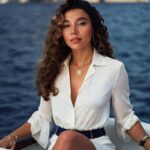 Üzel Kərimova Instagram - Mən olmayan mən ✨