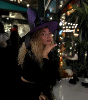 Üzel Kərimova Instagram - Neçə gündür qeyd edib bitirə bilmədik :) #happyhalloween