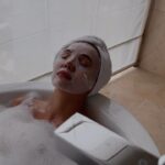 Üzel Kərimova Instagram - Günün baxım ipucu - Garnier kağız maskası. Super nəmlənmiş dəri istəyənlər, bu kağız maskaları məhz sizin üçündür🫶🏻 #Tissuemasks #GarnierAzerbaijan #maskmoment Buradan əldə edə bilərsiz: @olivia.azerbaijan 🤍