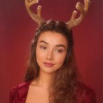 Üzel Kərimova Instagram - ‘Qonşudan geri qalma’ postu 🎄❄️☃️