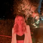 İdil Sivritepe Instagram - Hazırsak, poz veriyorum. ♥️