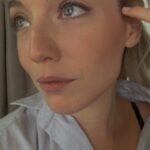 İdil Sivritepe Instagram - İki bin yirmi dört el falım. 🥂