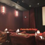 İdil Sivritepe Instagram - İçinde bulunmaktan mutluluk duyduğum, Ferzan Özpetek’in İstanbul Üçlemesi kısa filmleri İKSV kapsamında gösterimde. Mümkün kılan herkese ve her şeye sevgiyle 🌹 @iksv_istanbul