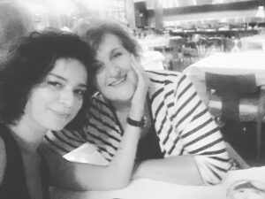 Şafak Pekdemir Instagram - #annelerinizisevineşeksıpaları #annecilikkazanacak #bayram
