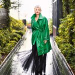 Şebnem Dönmez Instagram - 💚 @guzellikyayinda Aralık Sayısı Mekan: The Peninsula Hotel Fotoğraf: Selin Saral Röportaj Gözde Atakoğlu Styling: 816 Styling ( Mina Tanay - Burcu Çam ) Makyaj: Nars ve Shiseido ürünleri ile İsmail Bozkuş Saç: Okan Zengin