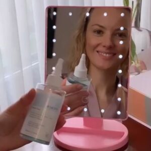 Şebnem Schäfer Instagram - İşte yüzümle ilgili sorulan soruların cevabı!!! 🤩 3 aydır severek kullandığım @wiwifyturkey ürünleriyle beklenen reels geldi. Ben çok memnunum. Bu bir tavsiyedir.