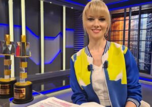 Şebnem Schäfer Instagram - Bu Cumartesi saat 16:00 da @yasamvemaden @bloomberghttv de
@incikaraman71 @cimcimemedya @cilemdumanofficiall @ymgv1986 @gazetecirahim