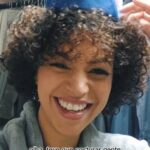Cíntia Raquel Instagram – Que alegria encontrar essas relíquias do #casteloratimbum na TV Cultura. (Os figurinos que rodam por aí na exposição são reproduções feitas para a peça de teatro).