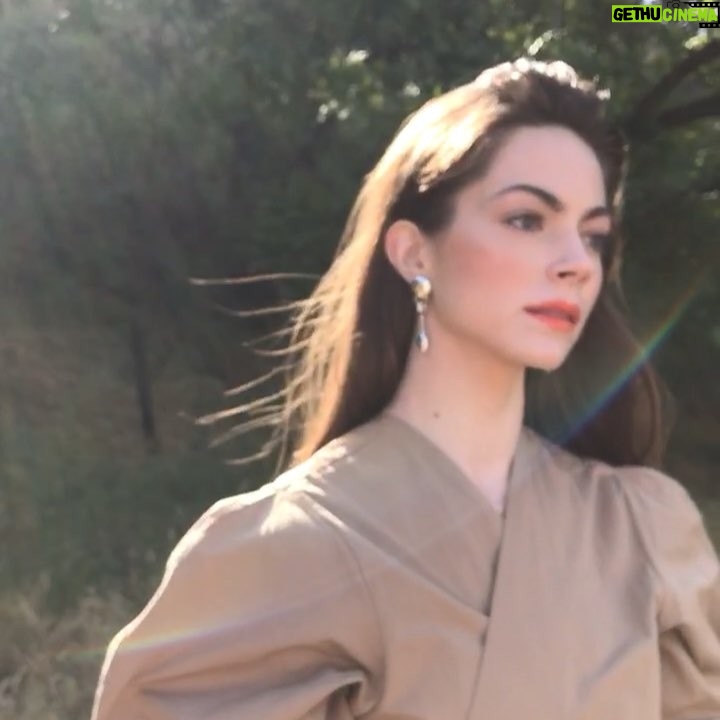 Caitlin Carver - 6.5K Likes - From 2018 to 2019. lol. Very much looking forward to this year. Happy New Year, my pals! 🦋🌟🥳