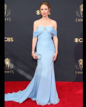 Caitlin Thompson Instagram - Great time at the Emmys last night with some of the This Is Us fam. THANK YOU @jasonwu for this stunning custom hand draped silk chiffon beauty. I didn’t want to take it off! 💙

And SO much love for these ladies who shared their magic with me.

@samanthamcmillen_stylist 
@bykileyfitz 
@dendoll 

Jewels- @leightonjewels 
Shoes- @stuartweitzman 
Bag- @tylerellisofficial