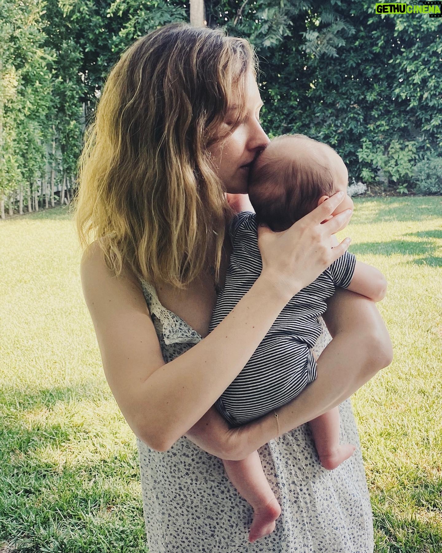 Caitlin Thompson - 6.3K Likes - Two and a half months of baby bliss.
Hey world, meet Benjamin. ❤️