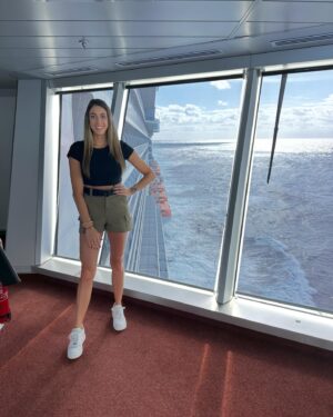 Caitlin Dechelle Instagram - POV: bridge tour from the sky princess 🚢