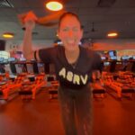 Caitlin Dechelle Instagram - post @orangetheory workout flip check in @asrv 🤘🏻🖤
