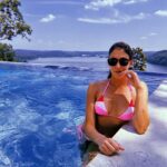 Caitlin Dechelle Instagram – don’t forget to wear your sunscreen 🧴