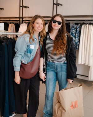 Caitlin McHugh Instagram - Shopping sprees for youth in foster care 🥰🫶 

The day started with lunch at @thebungalowsm followed by shopping at @hm! Each kid was paired with a volunteer who made them feel seen and confident 💙 These experiences are so important to show foster youth they matter. Thank you to everyone who made this day possible @civicsoulca 🙌 

#FosterLove #SupportFosterYouth #FosterCare
