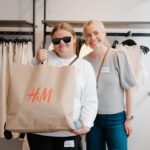 Caitlin McHugh Instagram - Shopping sprees for youth in foster care 🥰🫶 The day started with lunch at @thebungalowsm followed by shopping at @hm! Each kid was paired with a volunteer who made them feel seen and confident 💙 These experiences are so important to show foster youth they matter. Thank you to everyone who made this day possible @civicsoulca 🙌 #FosterLove #SupportFosterYouth #FosterCare