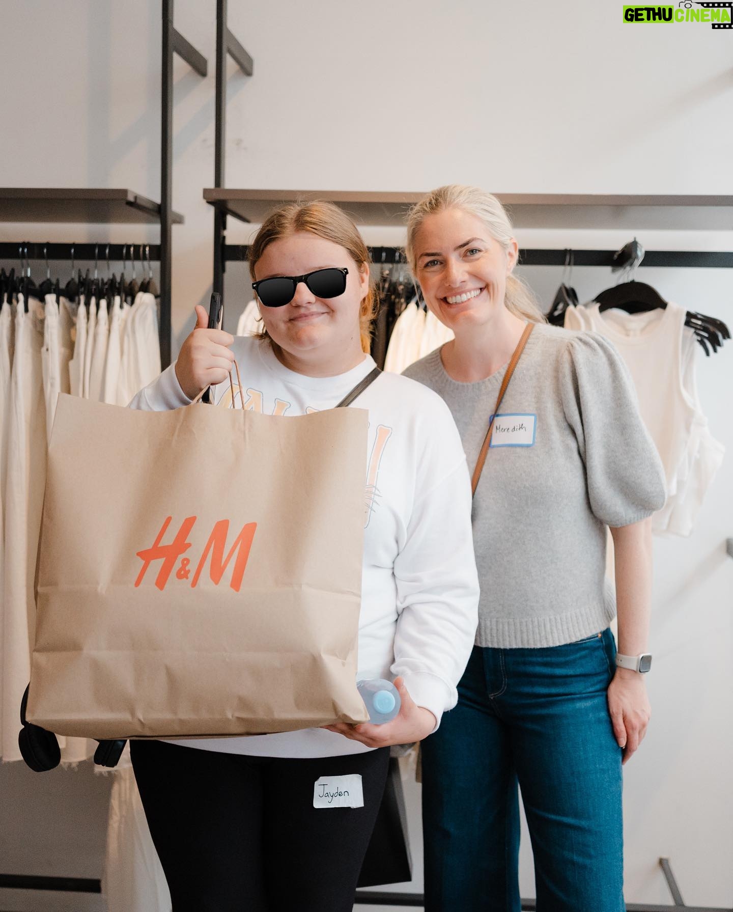 Caitlin McHugh Instagram - Shopping sprees for youth in foster care π₯°π«Ά The day started with lunch at @thebungalowsm followed by shopping at @hm! Each kid was paired with a volunteer who made them feel seen and confident π These experiences are so important to show foster youth they matter. Thank you to everyone who made this day possible @civicsoulca π #FosterLove #SupportFosterYouth #FosterCare